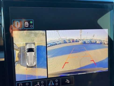 Used 2025 GMC Acadia Elevation w/ Elevation Premium Package image 22