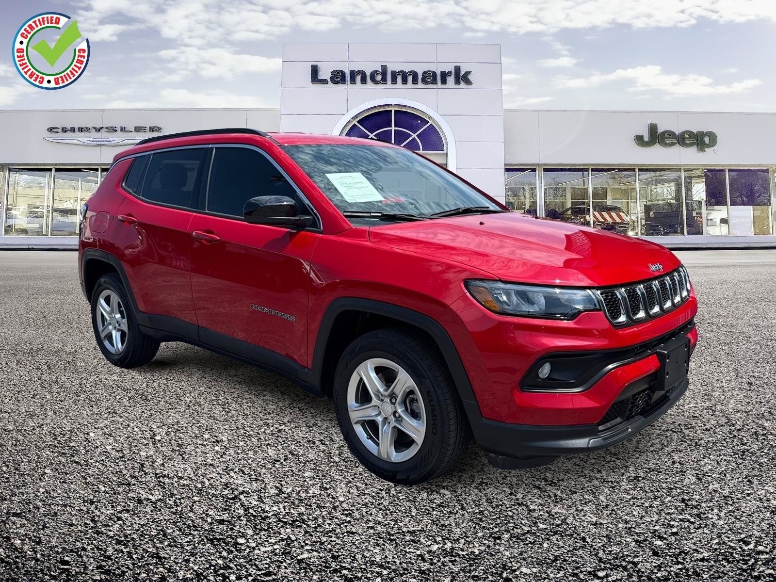 Used 2024 Jeep Compass Latitude AWD/4WD image 1