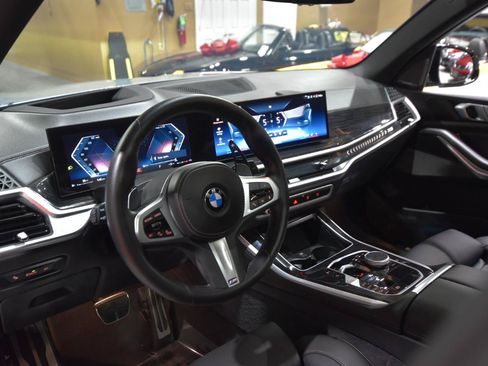 Used 2024 BMW X5 xDrive40i w/ M Sport Package AWD/4WD image 14