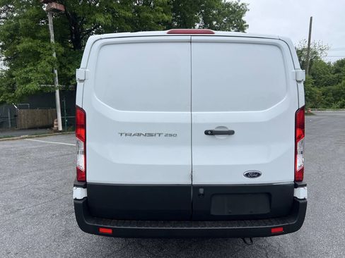 Used 2021 Ford Transit 250 Low Roof RWD image 6