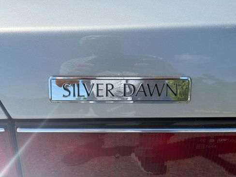 Used 1997 Rolls-Royce Silver Dawn image 9