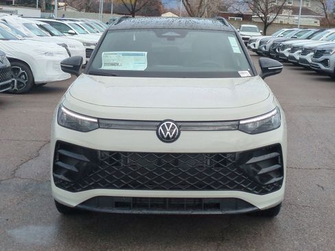 New 2026 Volkswagen Tiguan SE R-Line image 11