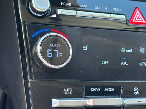 Used 2025 Hyundai Santa Fe SEL image 33