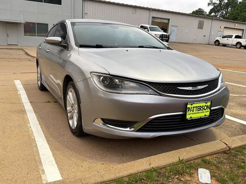 Used 2015 Chrysler 200 Limited image 22