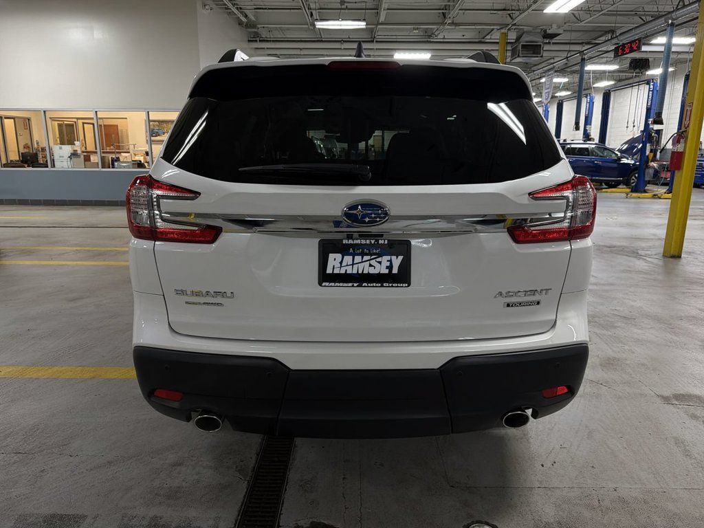 Used 2025 Subaru Ascent Touring AWD/4WD image 7