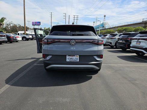 Certified 2022 Volkswagen ID.4 Pro S w/ Gradient Package image 11