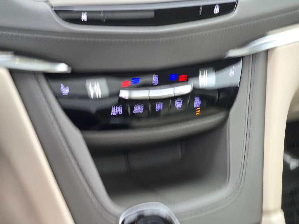 Used 2023 Cadillac XT5 Premium Luxury FWD image 25