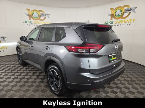 Used 2024 Nissan Rogue SV image 6