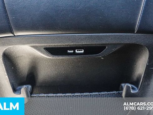 Used 2024 Chrysler Pacifica Touring-L FWD image 37