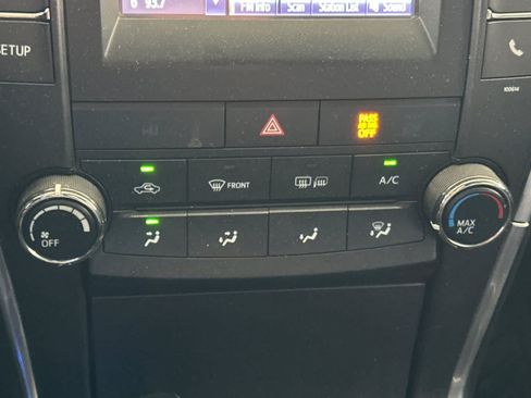 Used 2016 Toyota Camry SE FWD image 21