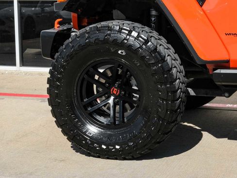 Used 2018 Jeep Wrangler Unlimited Sahara image 58