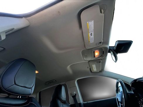 Used 2018 GMC Canyon SLT w/ Driver Alert Package image 24