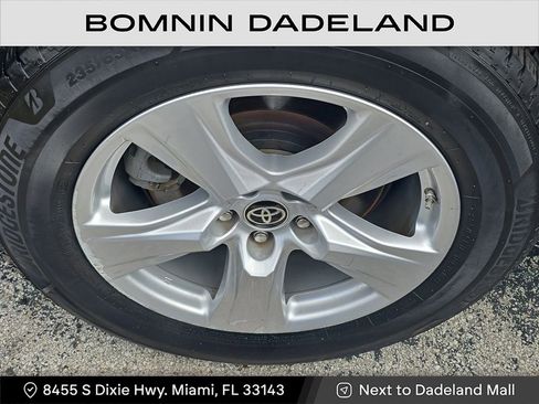 Used 2022 Toyota Highlander L image 8