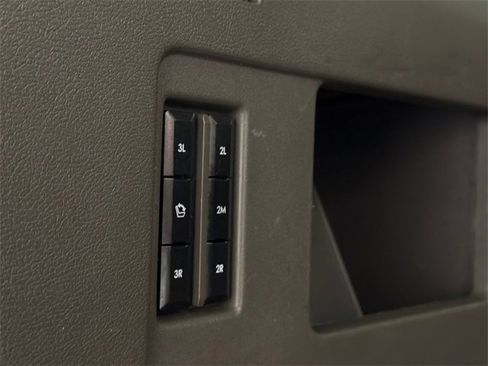 Used 2022 Lincoln Navigator L Reserve image 11