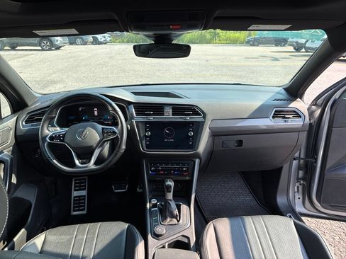 Used 2023 Volkswagen Tiguan SE R-Line AWD/4WD image 46