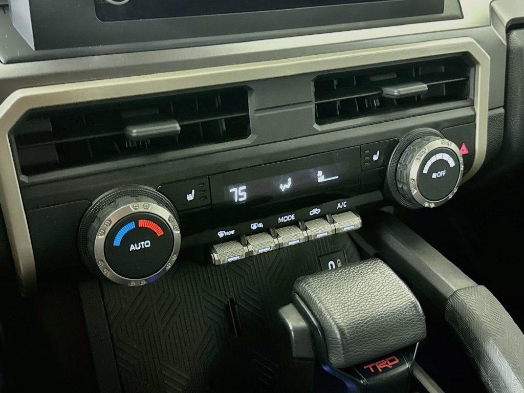 Used 2024 Toyota Tacoma TRD Sport AWD/4WD image 17