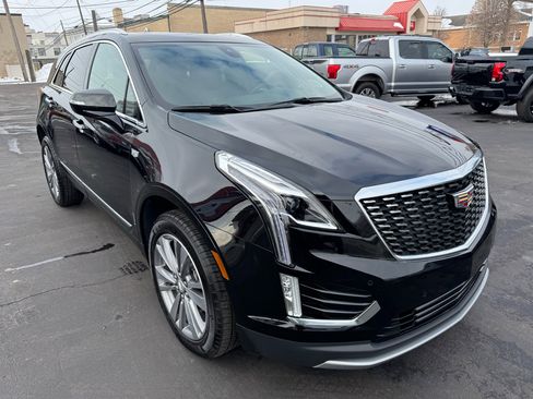 Used 2025 Cadillac XT5 Premium Luxury image 3