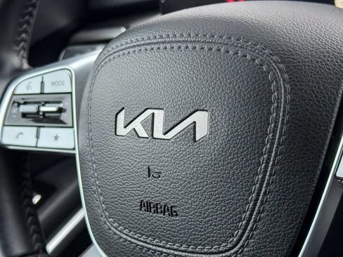 Used 2023 Kia Telluride S image 32