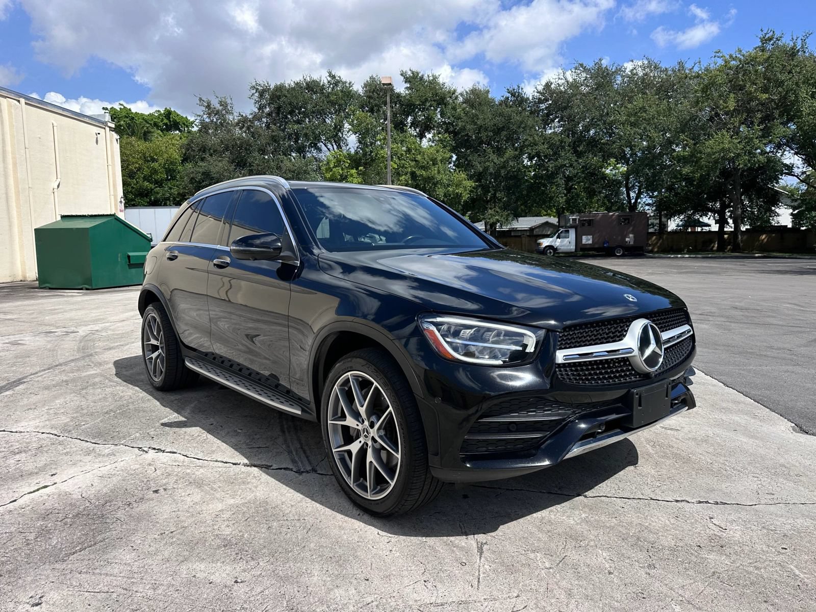 Used 2021 Mercedes-Benz GLC 300 4MATIC w/ AMG Line image 3