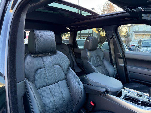 Used 2015 Land Rover Range Rover Sport Supercharged AWD/4WD image 12