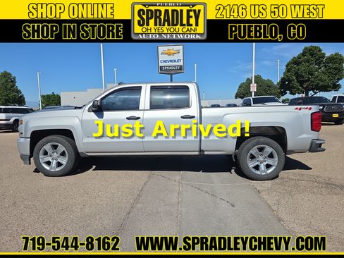 Used 2018 Chevrolet Silverado 1500 Custom w/ Custom Value Package AWD/4WD image 1