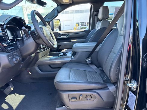 Certified 2024 Chevrolet Silverado 2500 ZR2 w/ Technology Package image 9