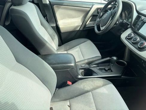 Used 2015 Toyota RAV4 LE FWD image 7
