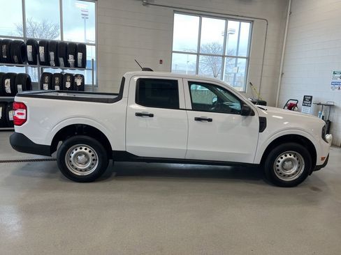 Used 2025 Ford Maverick XL w/ Equipment Group 102A image 2