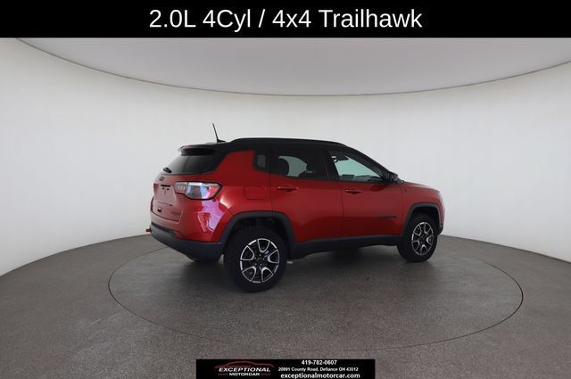 Used 2025 Jeep Compass Trailhawk AWD/4WD image 20
