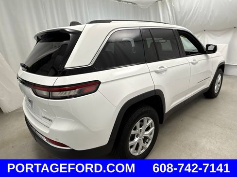 Certified 2023 Jeep Grand Cherokee Limited w/ Trailer Tow Prep Group (B) AWD/4WD image 2