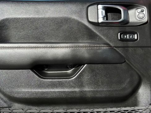 Certified 2022 Jeep Wrangler Unlimited Rubicon w/ Xtreme Recon 35" Tire Package image 15