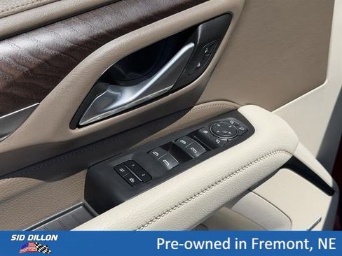 Used 2024 GMC Yukon XL Denali w/ Denali Reserve Package AWD/4WD image 17
