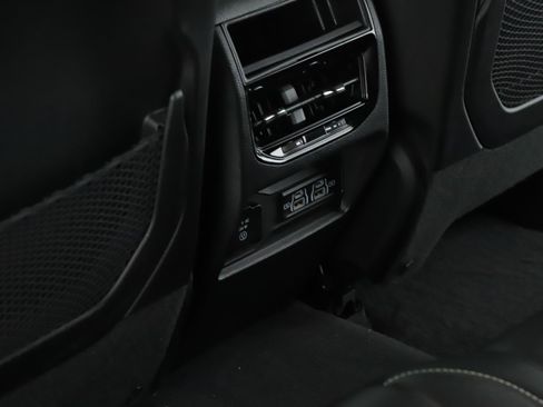 Used 2023 Jeep Grand Cherokee Altitude AWD/4WD image 7