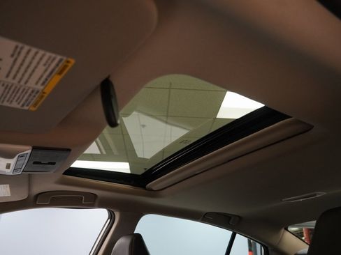 Used 2020 Nissan Altima 2.5 SR w/ Premium Package image 4