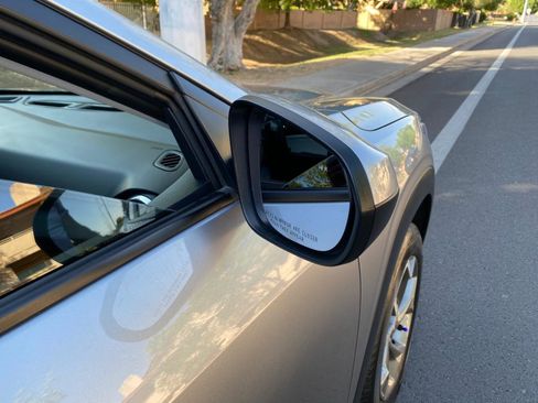 Used 2025 Chevrolet Trax LT w/ Driver Confidence Package image 12