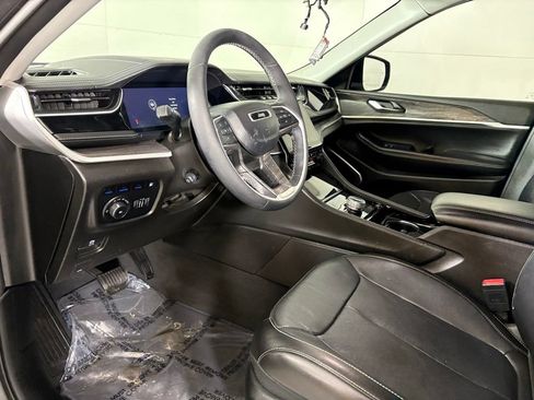 Used 2022 Jeep Grand Cherokee Limited 4xe w/ Luxury Tech Group II AWD/4WD image 22