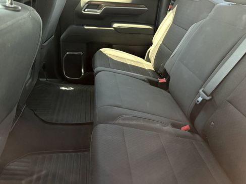 Used 2022 Chevrolet Silverado 1500 LT RWD image 11