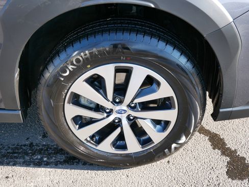 Used 2025 Subaru Outback Premium w/ Popular Package #1A image 15