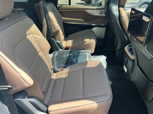 New 2027 Lincoln Navigator L Black Label AWD/4WD image 17