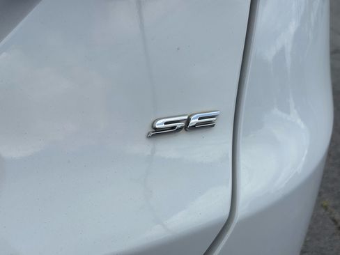 Used 2018 Ford Fusion SE FWD image 5