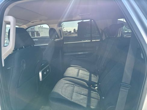 Used 2022 Ford Expedition XLT RWD image 6