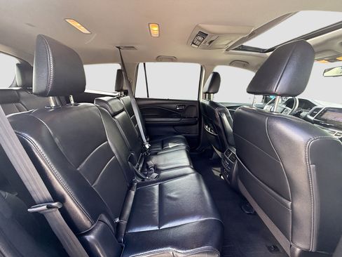 Certified 2018 Honda Pilot Touring image 31