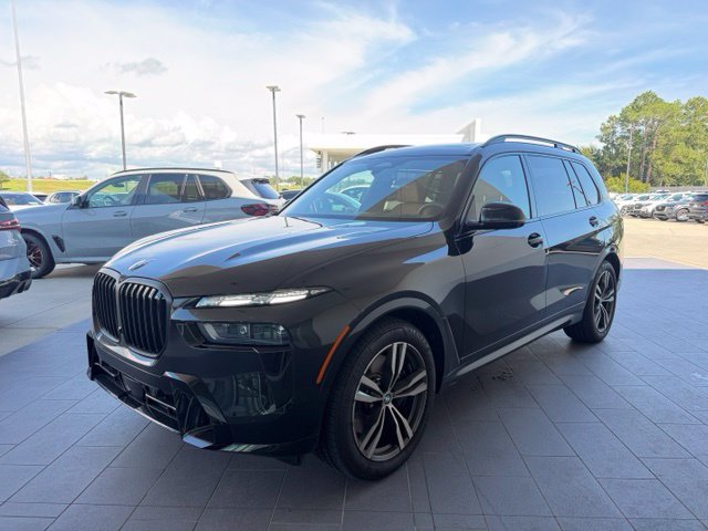Used 2026 BMW X7 xDrive40i w/ M Sport Package AWD/4WD image 1