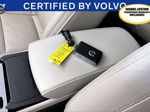 Used 2023 Volvo XC40 B5 Ultimate w/ Protection Package Premier image 13