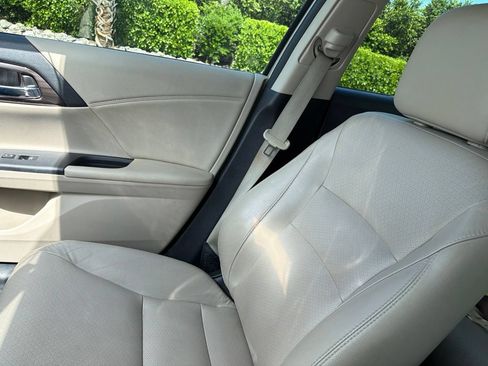 Used 2017 Honda Accord EX-L image 32