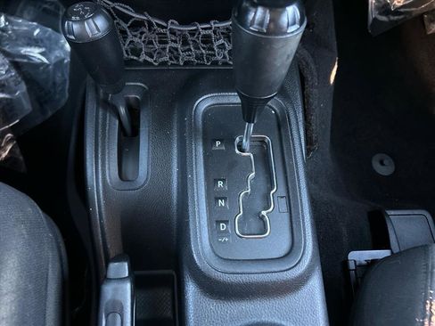 Used 2015 Jeep Wrangler Sport image 23