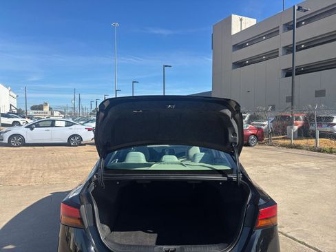 Used 2025 Nissan Altima 2.5 SV image 30