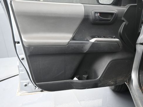 Used 2022 Toyota Tacoma SR5 image 17