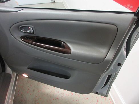 Used 2000 MAZDA MPV LX image 23