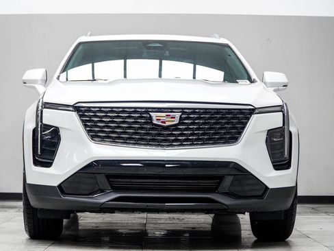 Used 2024 Cadillac XT4 Premium Luxury AWD/4WD image 7